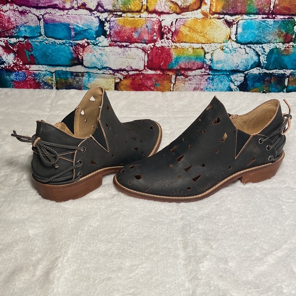 Anthropologie Musse & Cloud Anisse leather ankle boot size 9 black tan
